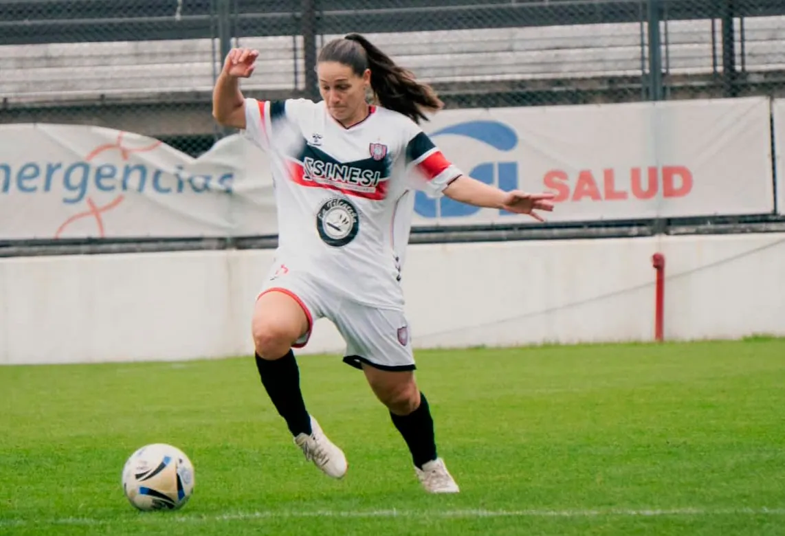 EL FÚTBOL FEMENINO CONTINÚA POR LA SENDA DEL TRIUNFO